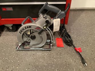 Skilsaw New Big 8-1/4” With Box/Accesories