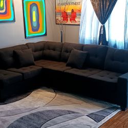 New Sectional Sofa 103x72x34 Comes in 3 Boxes