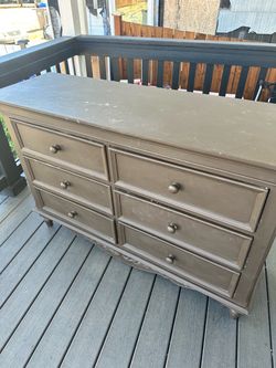 Dresser