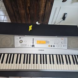 Yamaha Portatone Touch-Sensitive Synthesizer Keyboard YPT-300 61-Key Tested