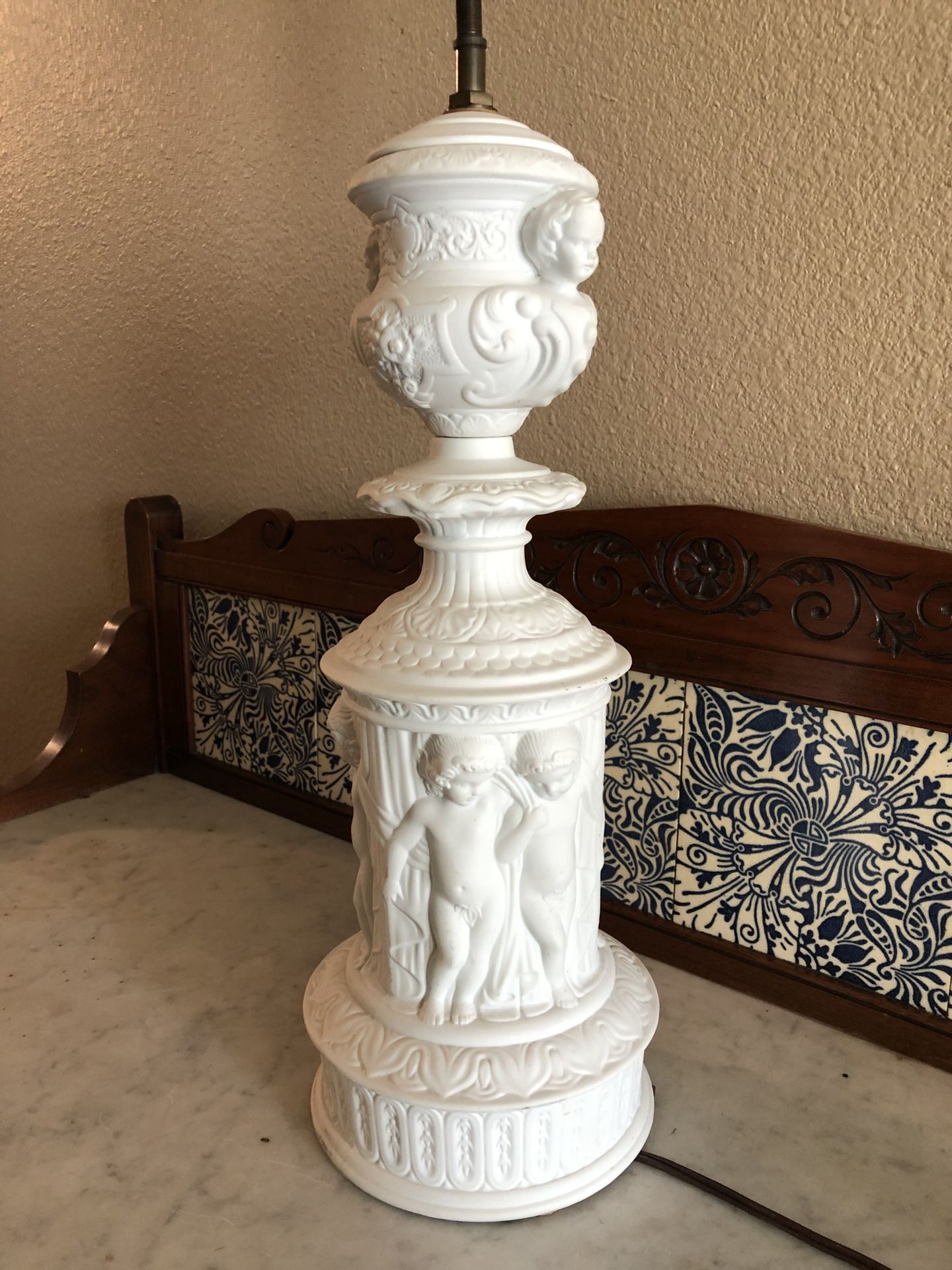 Dresden Vintage Cherub Angel Lamp