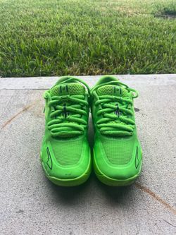 Basketball shoes