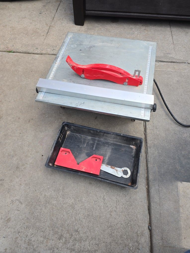 Tile Cutting Machine Used