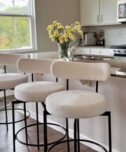 Set Of 4, White Teddy Sherpa Material Bar Stools, 30in Metal Legs 