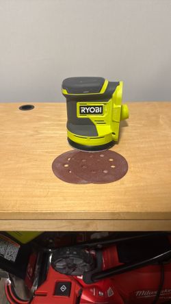 RYOBI ONE+ 18V Cordless 5 in. Random Orbit Sander (Tool Only)
