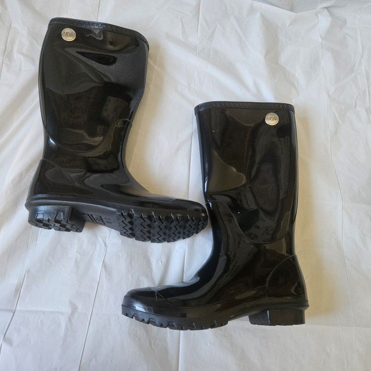 UGG Rain Boots Size 7 Woman
