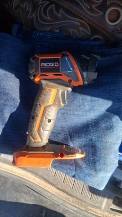 RIDGID GEN5X 18V LED Work Light, model R8693.