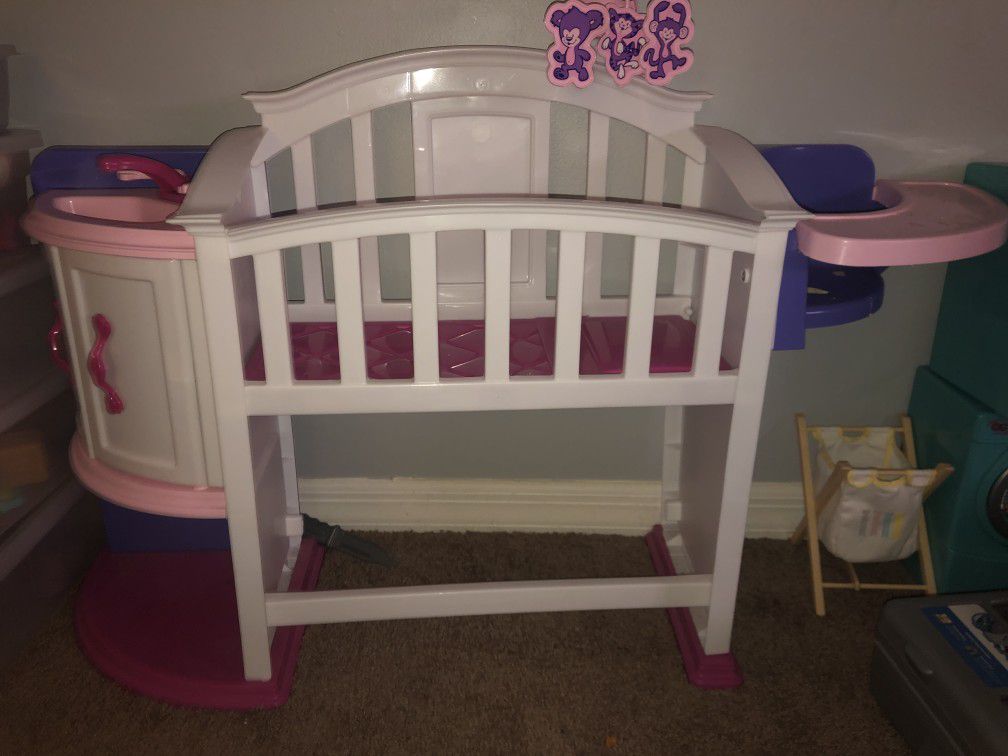Baby doll crib