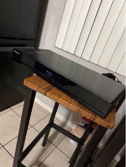 Blue Ray player no remote but works perfect