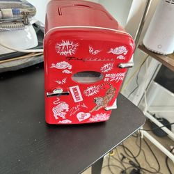 Mini Fridge 