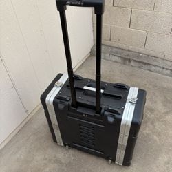 Gator Powered Rolling Case