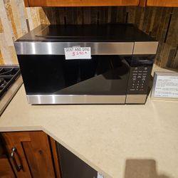 Frigidaire Pro Microwave