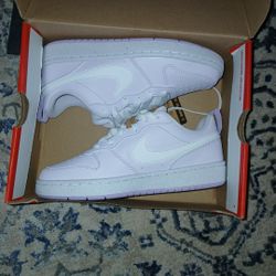 Nike Girls Kid Sneaker Size 4.5