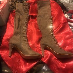 Light Brown Boots  Size 7 1/2 