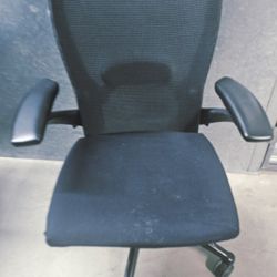 Ergonomic Office Chair – Adjustable Height & Armrests