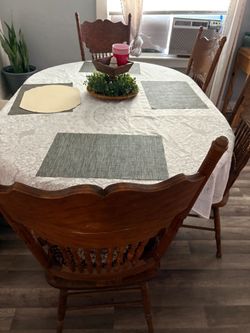 Wood dinning Table with chairs $100