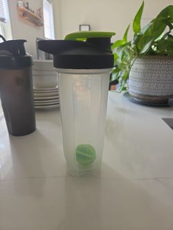 Fitness Shaker Cup Set (BlenderBottle & Kolorae) – 2 Bottles