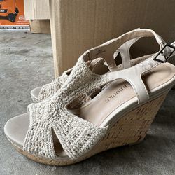 Almost New Beige Crochet Wedge Sandal Size 7
