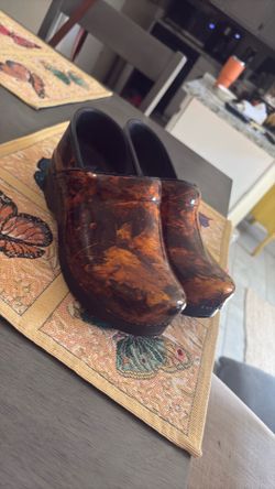 Dansko sz 38  (7 US)