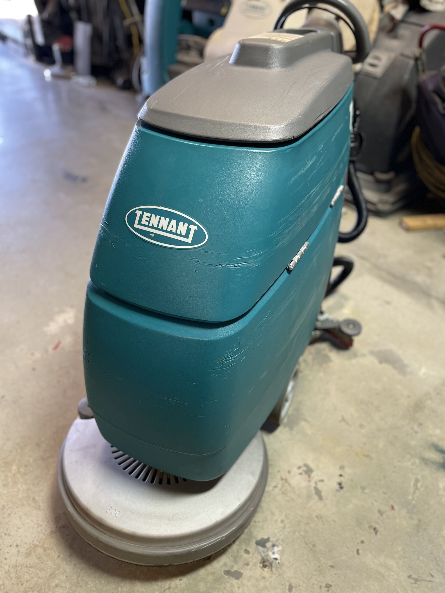 Tennant T3, Floor Scrubber
