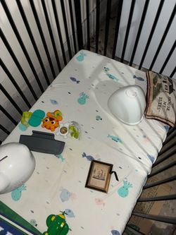 Baby Crib with Mattress and Sheet