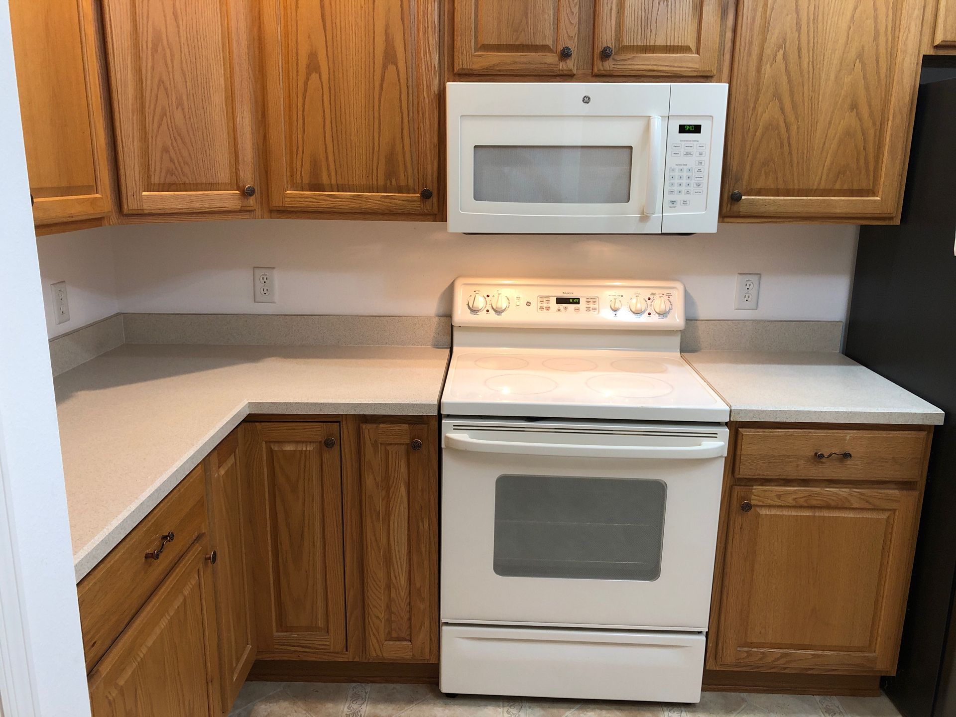 Laminate countertop and dishwasher, electric range and microwave