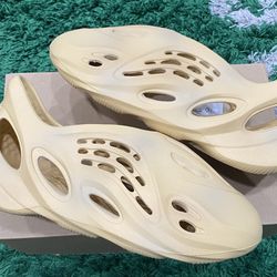 adidas Yeezy Foam Runner Desert Sand Size 11 Deadstock/Brand New With Receipt! Yeezy Foam RNR Desert Sand Yeezy Foam RNNR Desert Sand