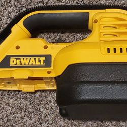 DeWalt 18 Volt Cordless Vacuum 