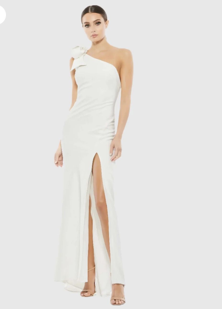 leena for Mac Duggal White Crepe One Shoulder Bow Gown #26665 bride size 14- NWT