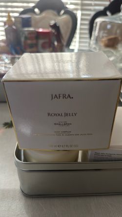 Jafra Royal  Jelly body Lotion  Set Of Two $90