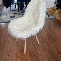 Cute Faux Fur Vanity 