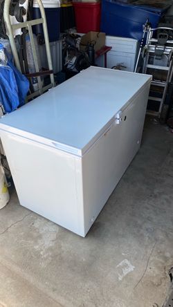 GE® ENERGY STAR® 10.6 CU. FT. MANUAL DEFROST CHEST FREEZER