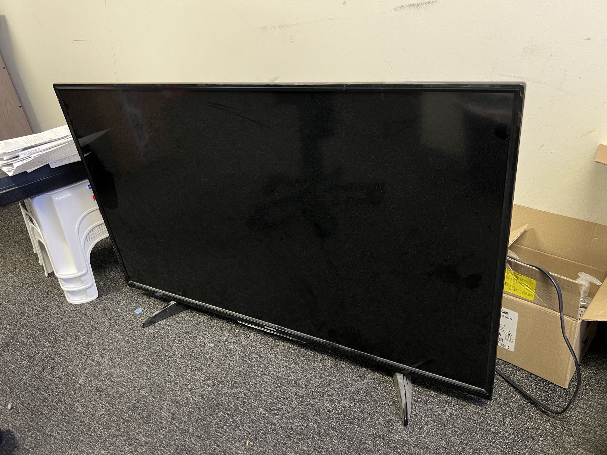43” Toshiba Smart TV 