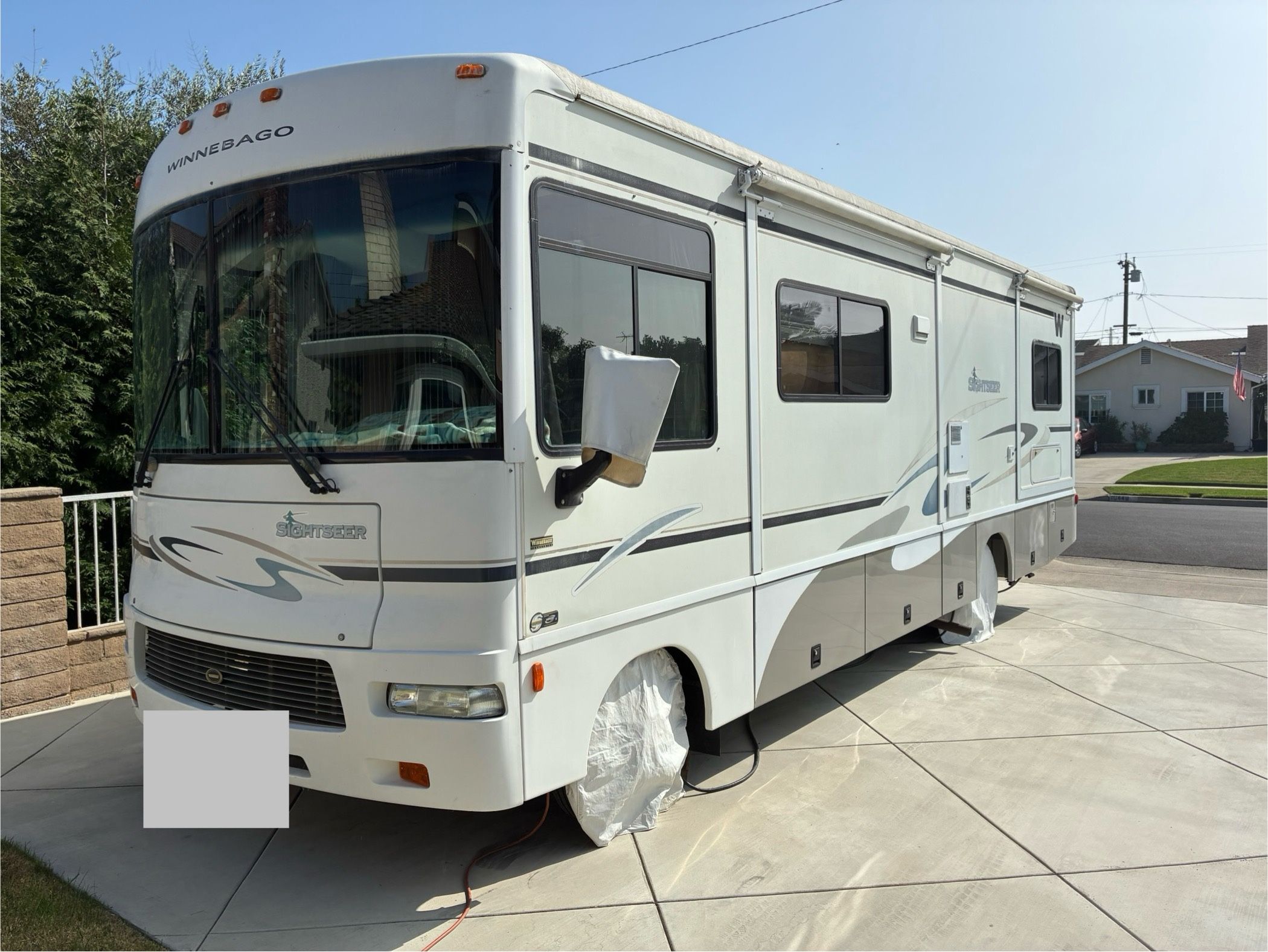 2005 Winnebago Sightseer