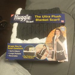 HUGGLE SCARF ULTRA PLUSH BLANKET SCARF