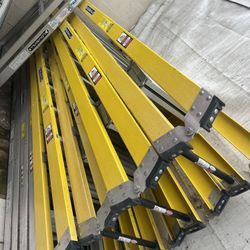 Escaleras, de siete pies de fibra de vidrio doble subida nuevas