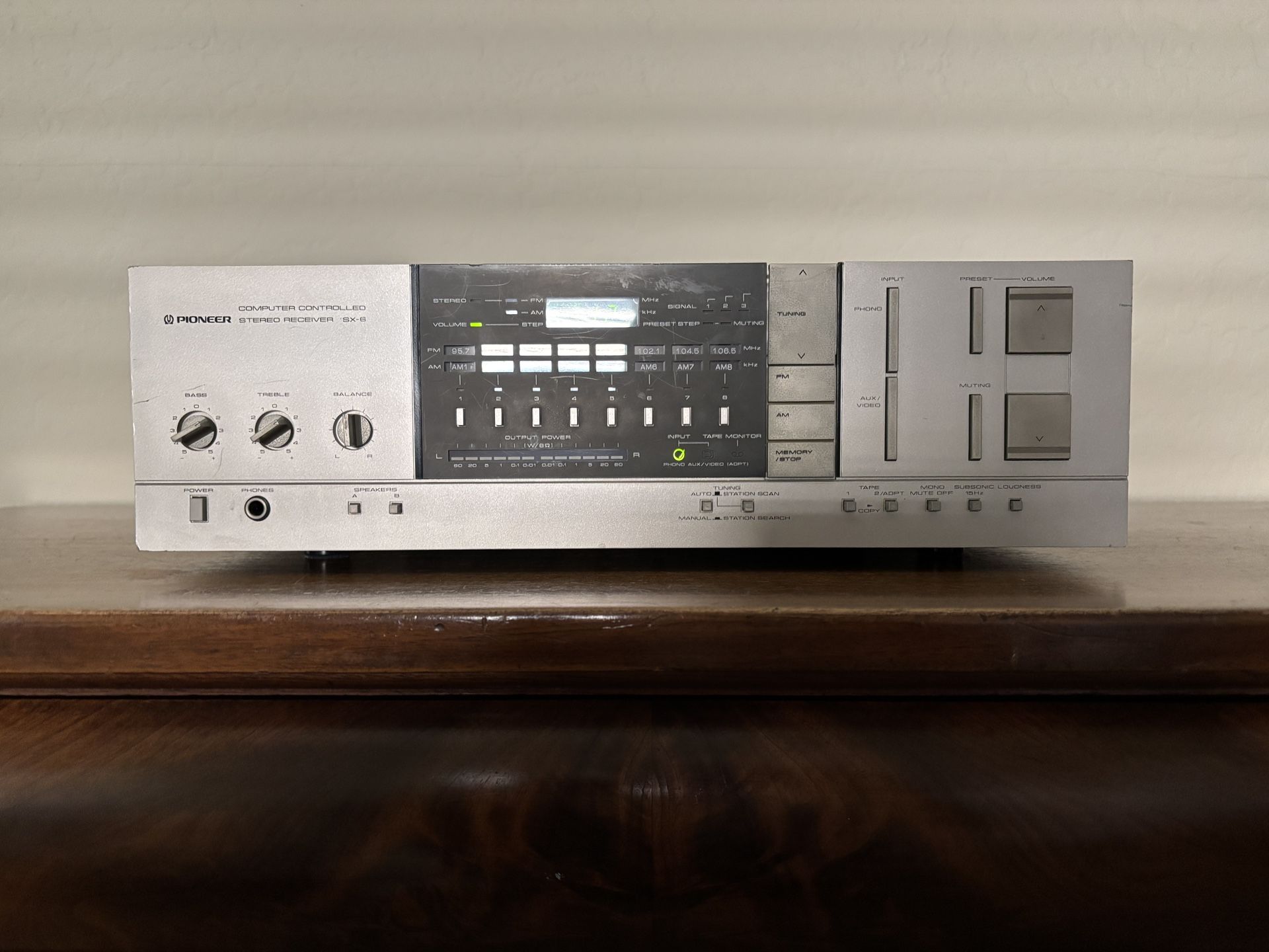 Pioneer Stereo Receiver & Advent Speakers