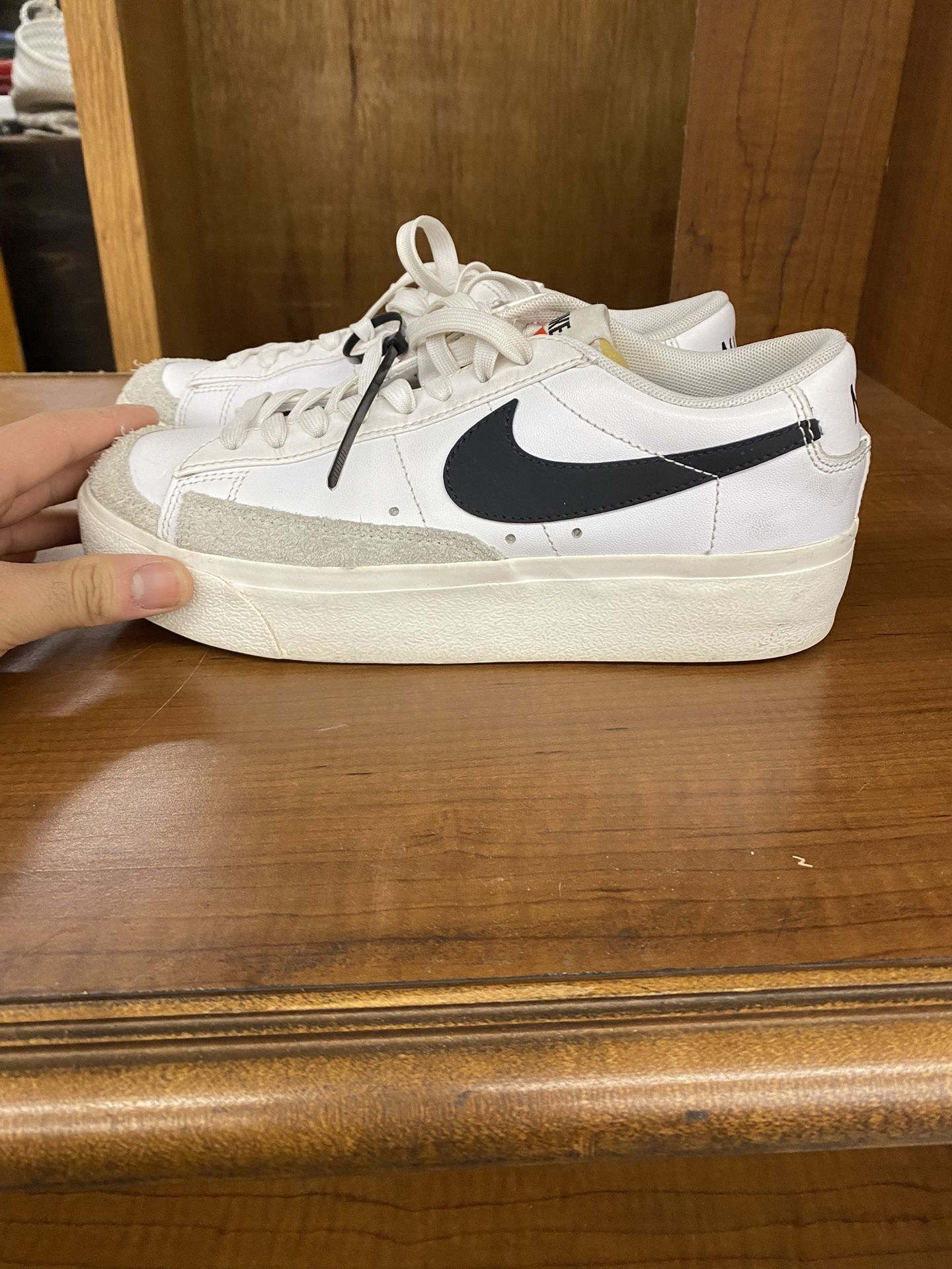 Nike shoes 7.5 