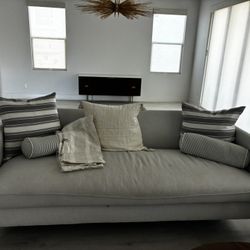 Comfortable Minimalist Stylish Couch 