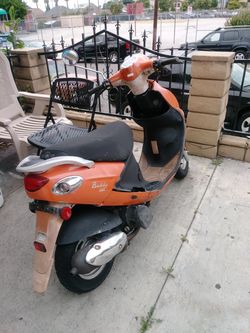 MOTOCICLETA AÑO 2007 EN MUY BUENAS CONDICIONES