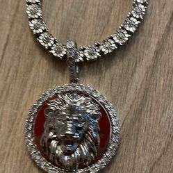 22 Inch Silver And Natural Diamond Necklace With Lion Pendent 