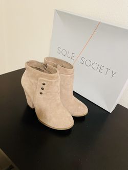 Women’s Size 4 Ankle Boots