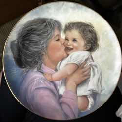 “Kiss a Little Giggle” limited edition plate.