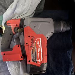 Milwaukee M18 Hammer Drill 