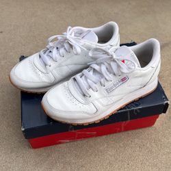 Reebok tennis shoe women’s