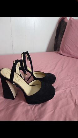 woman’s dress shoes