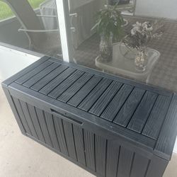 Outdoor or Indoor deck box