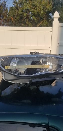 2016 Infiniti QX60 right headlight