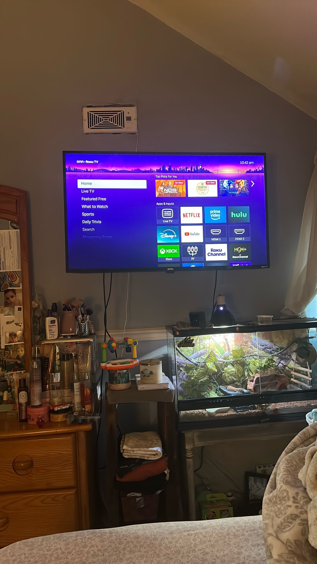 37 Great Condition ROKU Smart TV