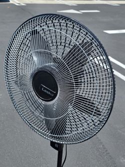 Lasko rotatin fan
